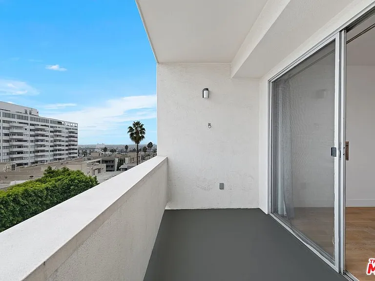 7250 Franklin Ave #511 — Photo 20