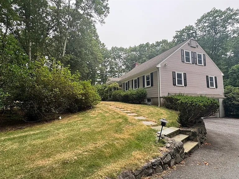199 Country Dr — Photo 3