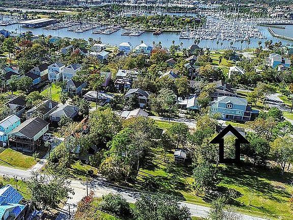 A 5 minute walk to water