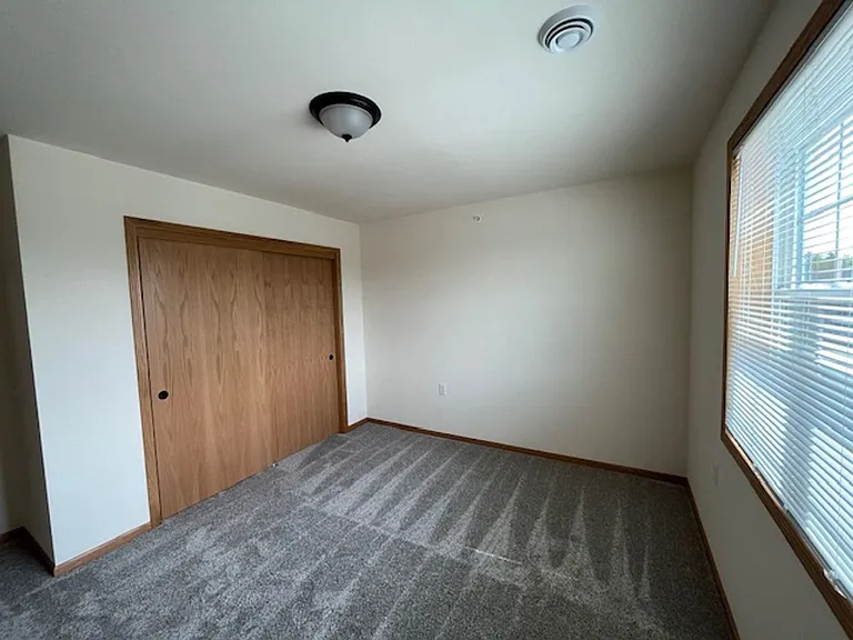 312 Woodcrest Ln — Photo 16