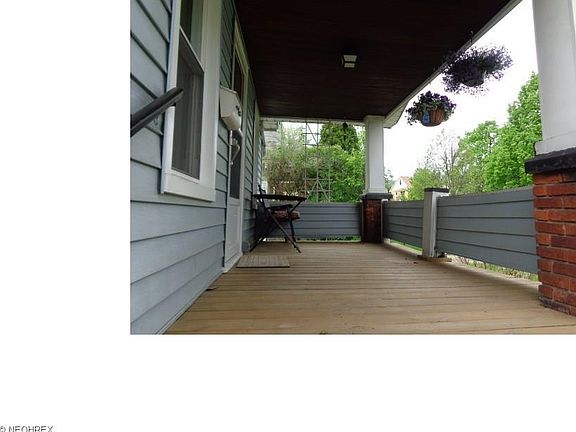 2nd image of 1933 Creston Ave
