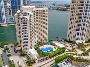 888 Brickell Key Dr APT 607, Miami, FL 33131