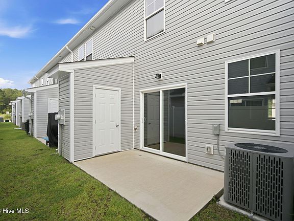 2nd image of 208 Sandy Cove Lane