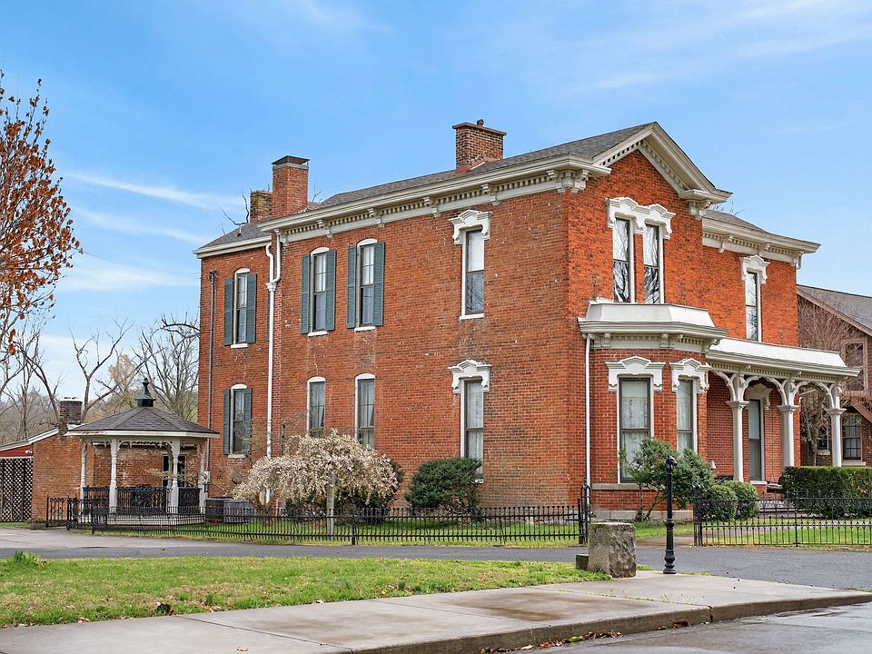 1st image of 300 N Main St