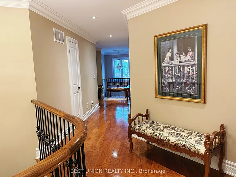 110 Bond Cres #2 — Photo 5