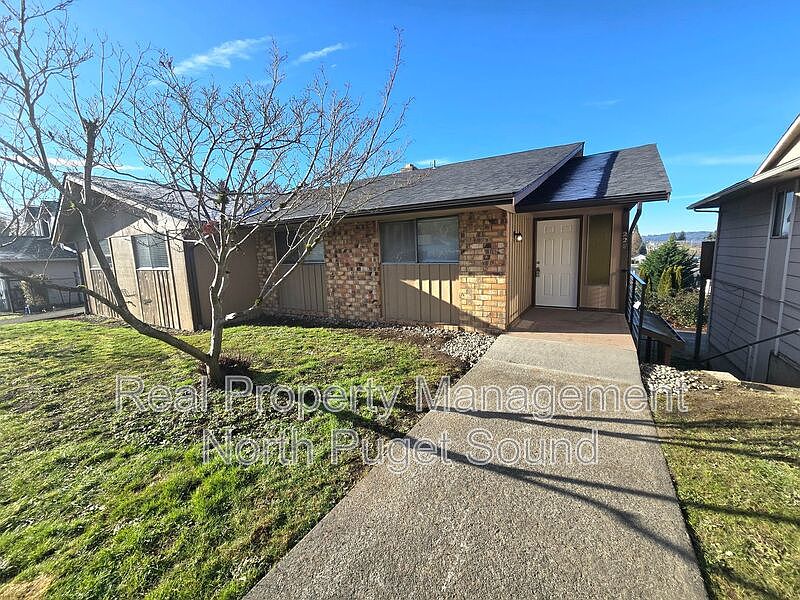 1st image of 228 N Stillaguamish Ave