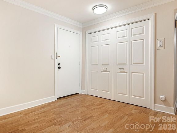 4th image of 1323 Queens Rd Unit 309