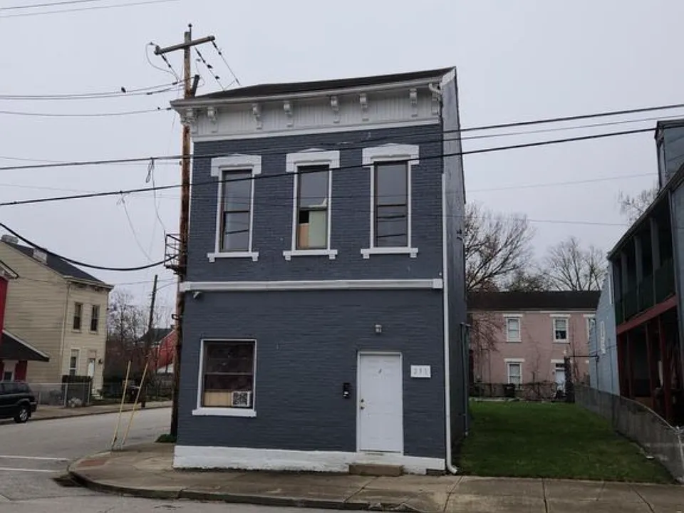 231 E 11th St #2