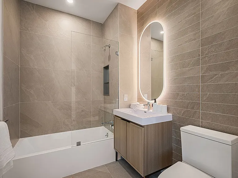 20 Rockwell Pl #Penthouse 3606Y — Photo 10