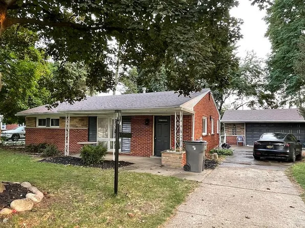 22444 Remick Dr, Clinton Township, MI 48036