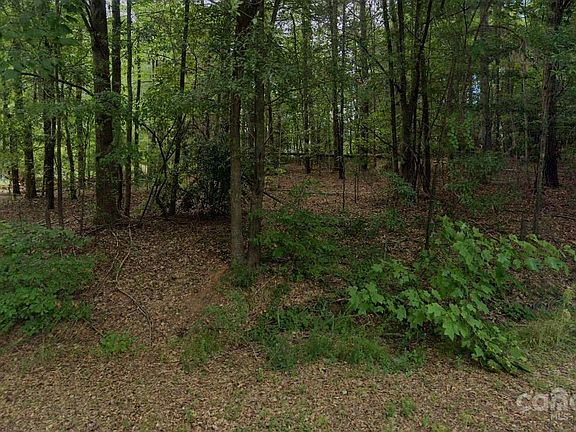 3rd image of 1427 Crestview Dr