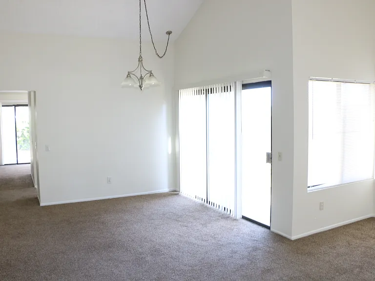 1436 Darwin Dr — Photo 2