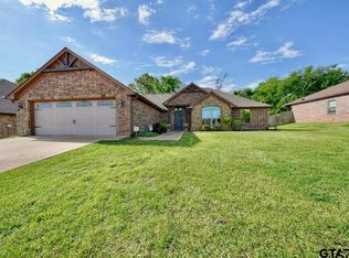 688 Linus Ln, Lindale, TX 75771