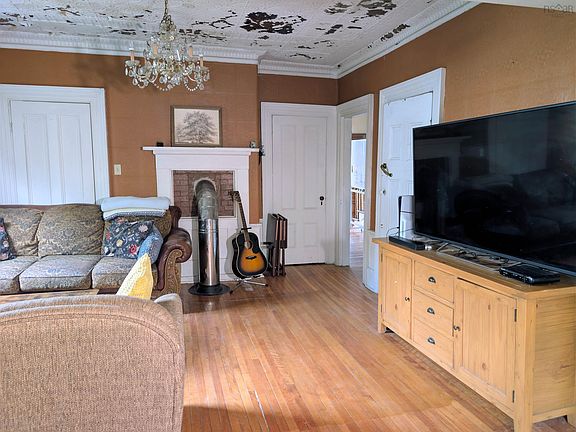 5th image of 17 Cedar Rd