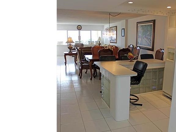 4th image of 328 N Ocean Blvd APT 402
