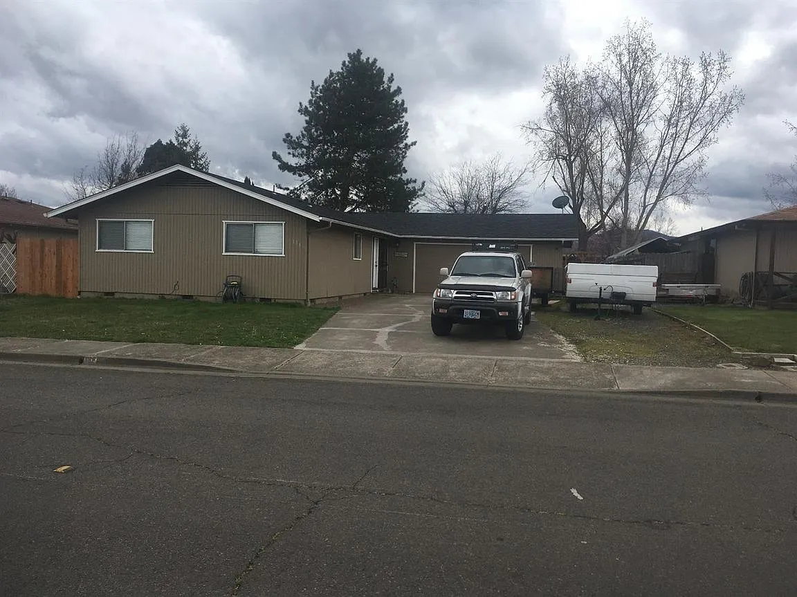 136 Sandlewood Dr photo 1