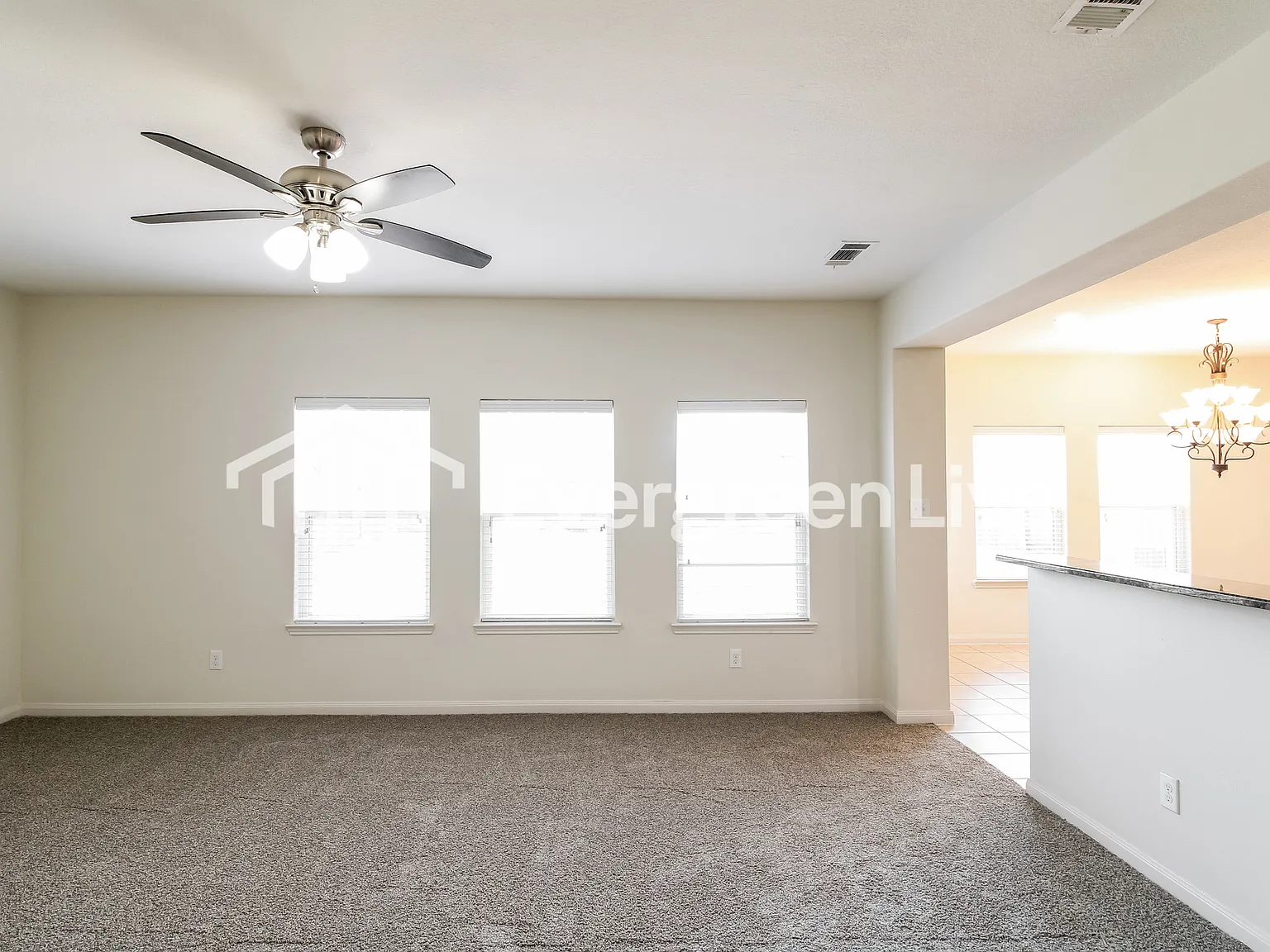 3 bed, 2.5 bath, 2008 sqft, $2,145 — Photo 3
