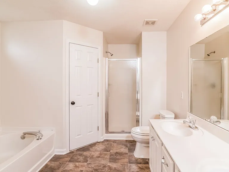 1907 Stoney Meadow Dr — Photo 6