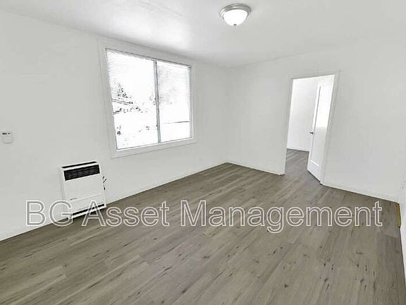 4th image of 2039 Macarthur Blvd APT 9