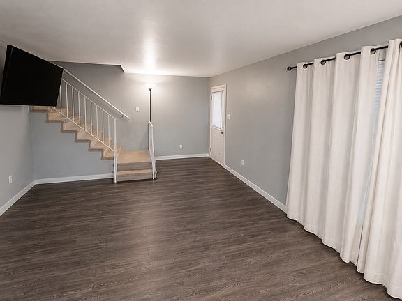 4th image of 1609 S Ivory Cir Unit B
