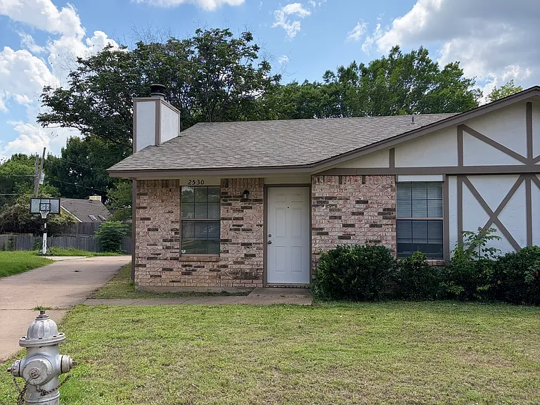 2530 Indigo Ln — Photo 1