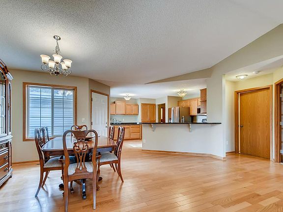4th image of 8533 Stratford Ln