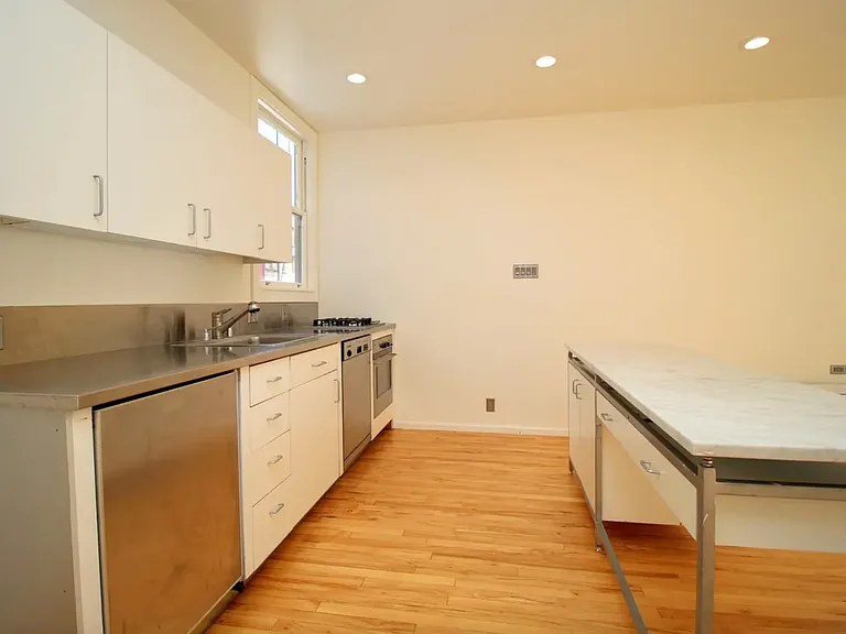 254 Ritch St — Photo 6