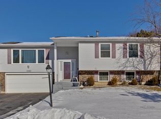 1060 Brush Hill Ln, Lake Zurich, IL 60047