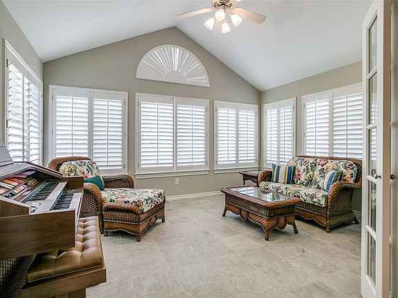 5th image of 2601 Marsh Ln Unit 282
