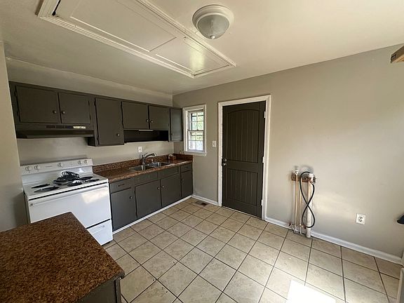 3rd image of 2907 Florida Ave NW