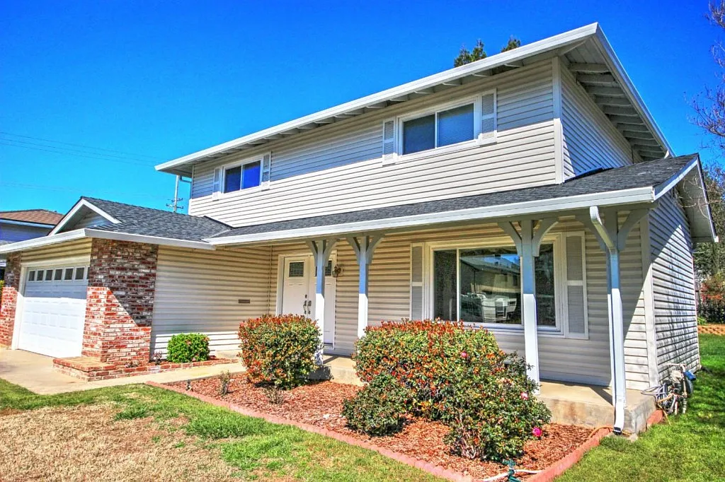 6433 Woodhills Way photo 1