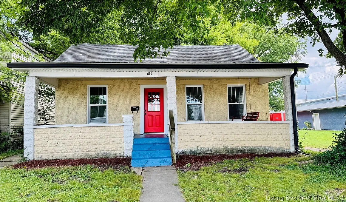 3 bed, 1.0 bath, 1344 sqft, $1,000 — Photo 1