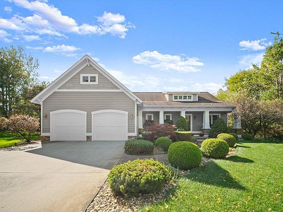 2nd image of 4522 Oakwood Ct SE