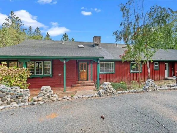 300 Larsen Ln, Applegate, CA 95703