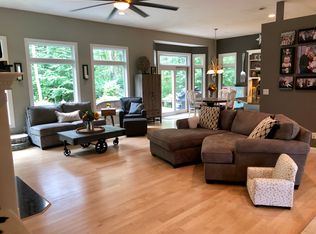 6100 Old Hickory Dr, Bay City, MI 48706