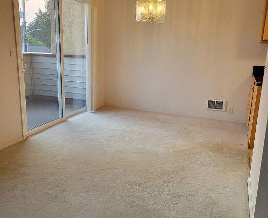 5th image of 11747 16th Ave NE