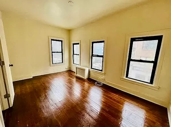 371 East 62nd Street image 1 of 6