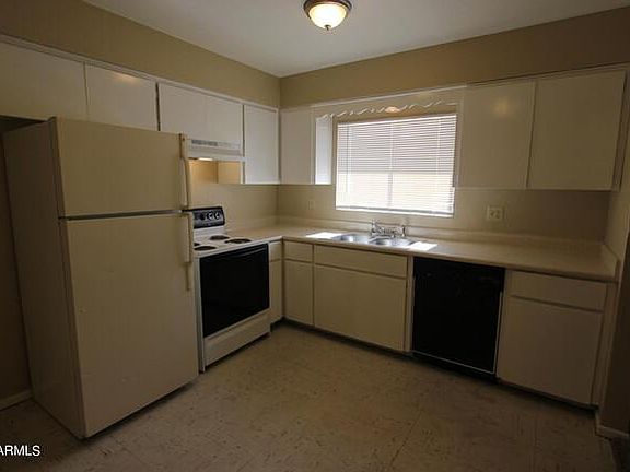 4th image of 1002 N Pueblo Dr