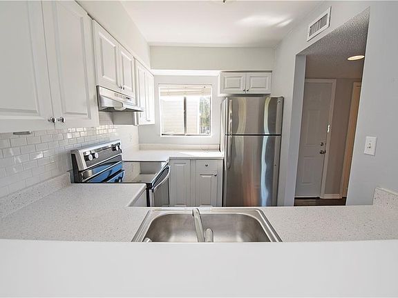 5th image of 294 Scottsdale Sq #294