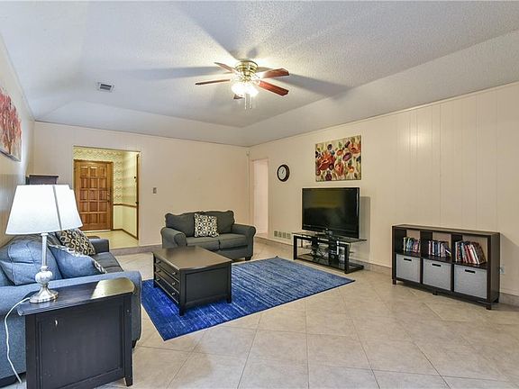 4th image of 3424 Dovecreek Dr