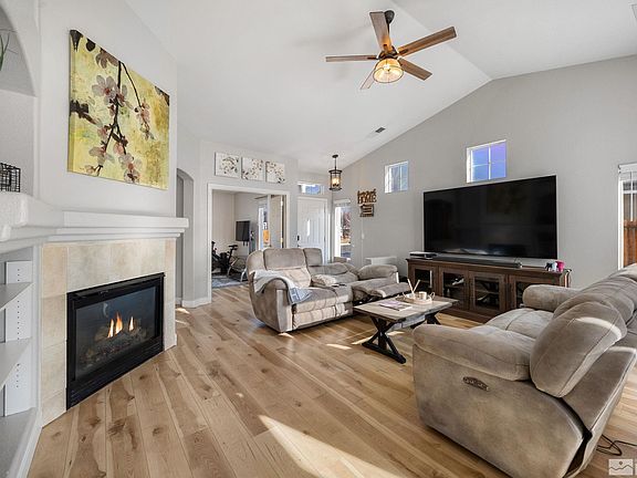 2nd image of 224 Bartmess Blvd