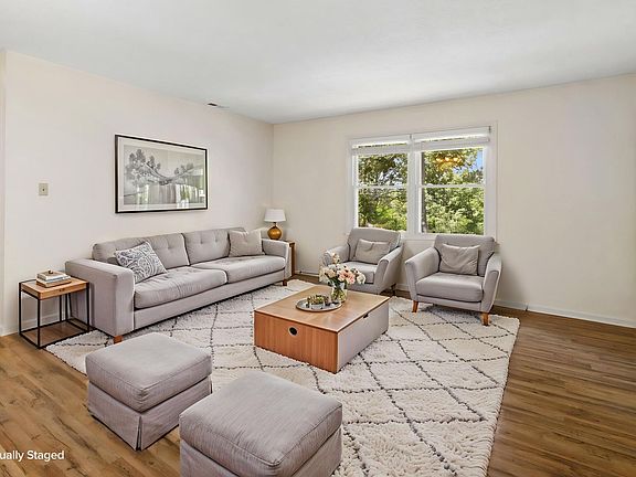 2nd image of 35 Hamburg Dr APT 6