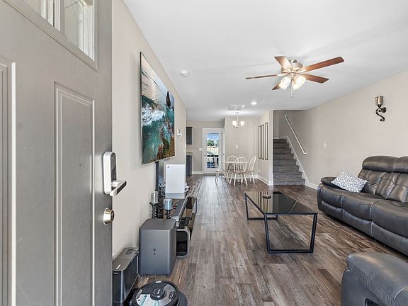 4th image of 230 Dugger Dr #230