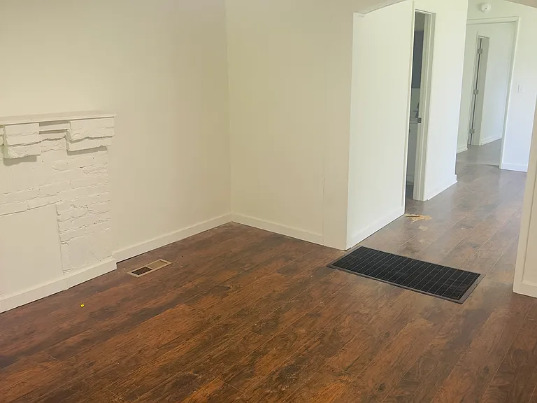 16 Eutaw Ave — Photo 5