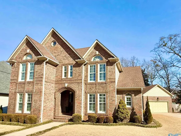 1601 Saint James Ct SE, Decatur, AL 35601