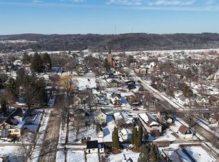 602 Grove St, Decorah, IA 52101