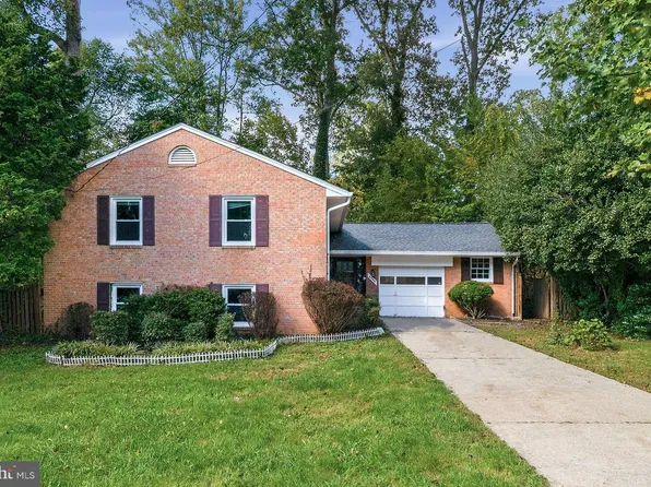 8706 Braeburn Dr, Annandale, VA 22003