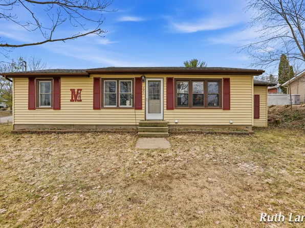 408 Brady St NW, Comstock Park, MI 49321