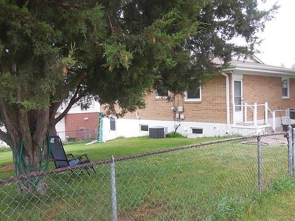 3rd image of 7401 Schuyler Dr
