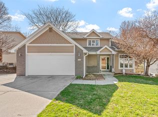 442 Edgewood Ln, Pleasant Hill, IA 50327